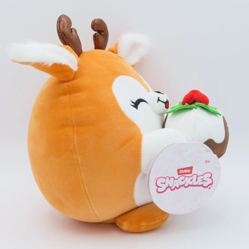 Zuru Snackles Frosty The Elk Holding a Dessert 8